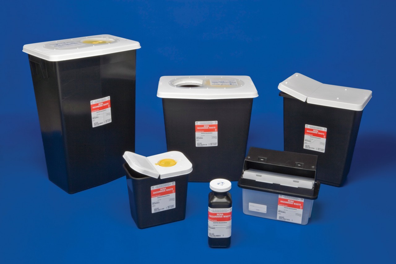 Medtronic Covidien/Kendall Rcra Hazardous Waste Containers # 8612RC - Hazardous Waste Container, Slide Lid, Black, 12 Gal, each